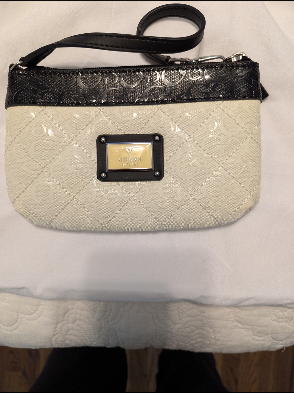 GUESS Cream and Black Quilted Logo Wristlet